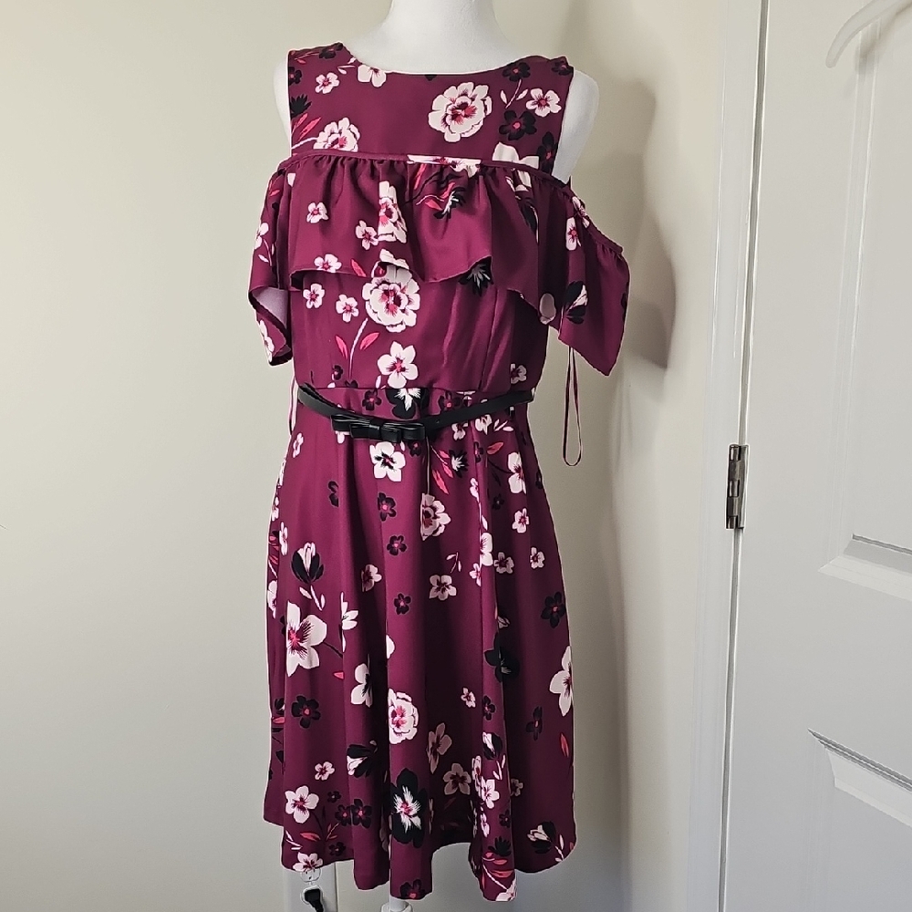 Elle‎ Women's Burgundy Floral Midi Dress Size M NWT